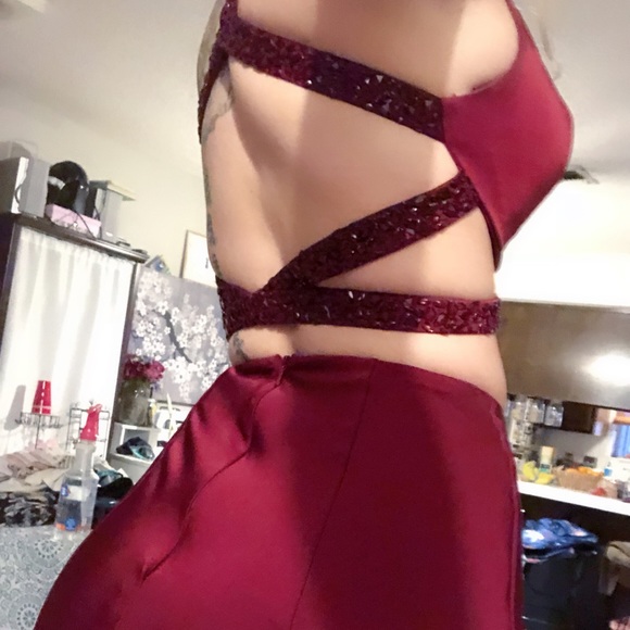 La Femme 2 Piece Formal Dress Size 2 - Picture 5 of 6